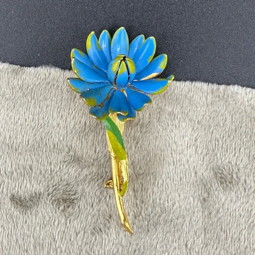 Vintage Enamel Flower Brooch Blue Green Gold Tone READ‎